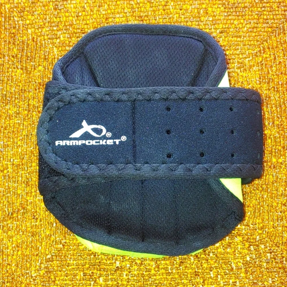 NWOT Armpocket Exercise Velcro Arm Band Cell Phone Holder